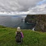 Ammirando le Cliffs of Moher Irlanda