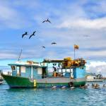 Barca di pescatori Puerto Ayora Galapagos