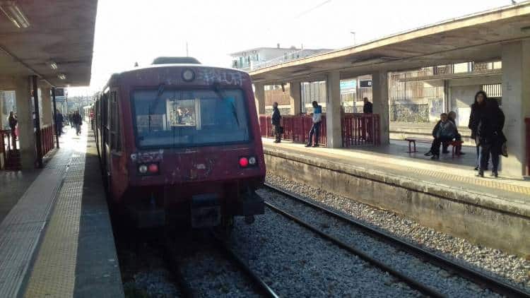 I treni della Vesuviana diretti per Sorrento e Poggiomarino sembrano essere spariti. Qualcuno ne ha notizie? Treni spariti e disagi infiniti