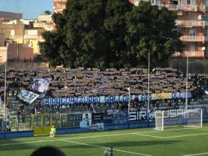 Allo Stadio Nicola De Simone va di scena Siracusa-Juve Stabia, una partita mai banale tra sport e fratellanza. Cronaca