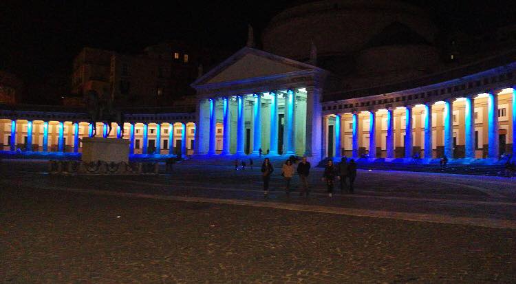 Gli edifici ed i monumenti più importanti di tutto il mondo si sono illuminati di blu