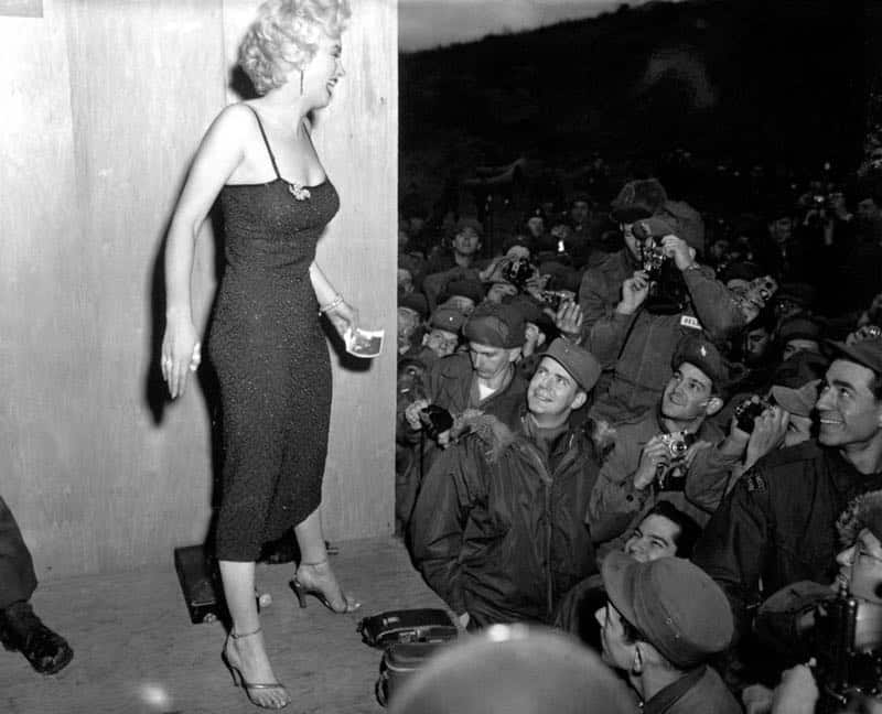 Marilyn Monroe Corea 02