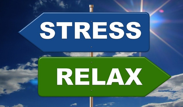 Stress, depressione e ansia possono essere tutte cause del mal di testa. Ecco qualche rimedio per farlo passare.