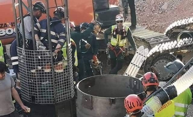 La delicata e pericola operazione di salvataggio degli otto minatori della Brigara de Salvamento Minero di Hunosa. Ultimi aggiornamenti