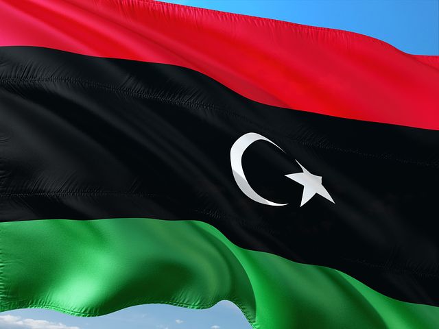 La Libia si trova sull'orlo di una guerra civile dopo che il generale Haftar ha deciso di marciare verso Tripoli in un escalation di violenza.