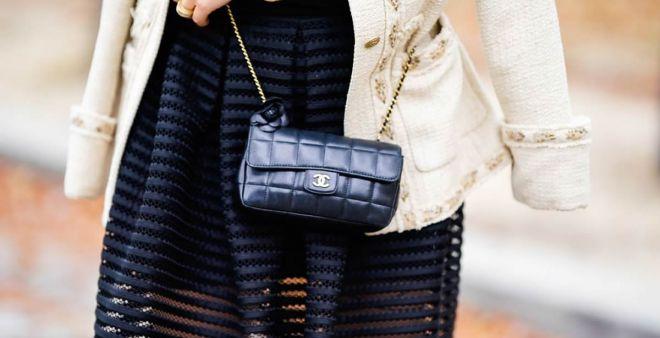 La borsa a tracolla da donna è un accessorio molto importante, sia casual o elegante. Ma esiste la borsetta perfetta? Ecco alcuni consigli