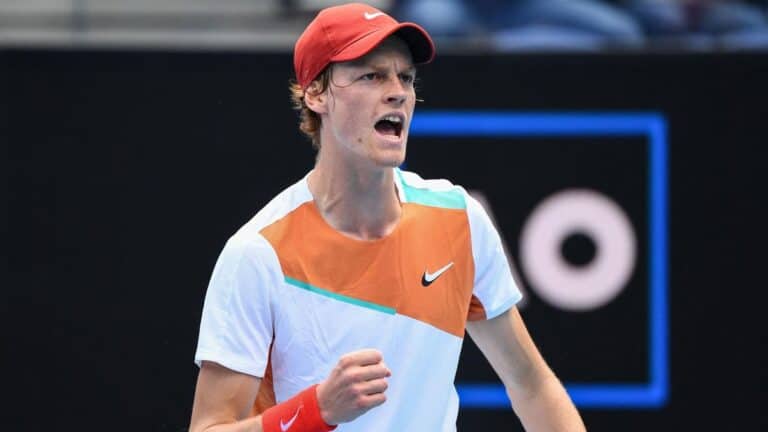 Australian Open – Sinner vince e raggiunge Berrettini agli ottavi. Passa Medvedev