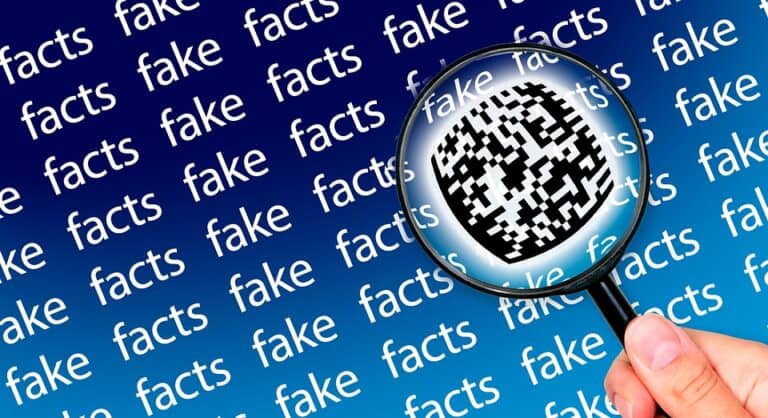 Fake news e cori da stadio, come si può arrivare a tali bassezze?