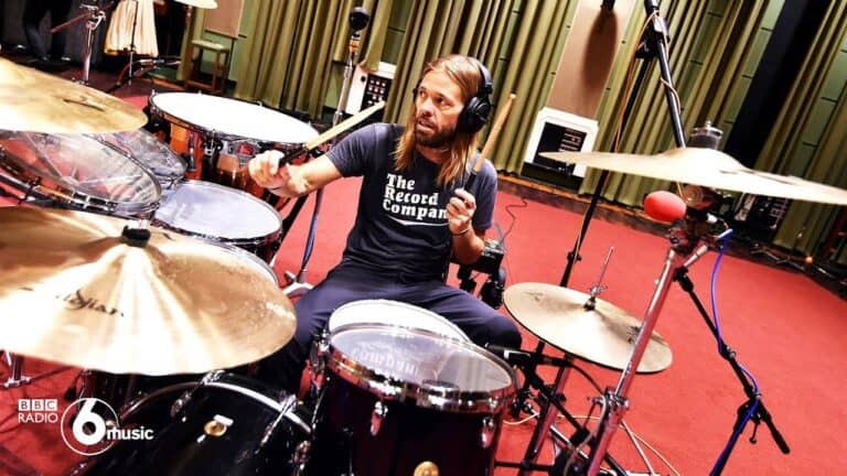 Foo Fighters, morto il batterista Taylor Hawkins