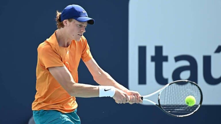 ATP Miami – Sinner eroico: annulla cinque match point e batte Carreno Busta