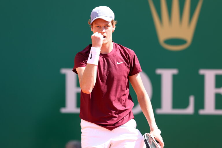 ATP Montecarlo – Sinner batte Coric e i problemi fisici. Fognini si regala Tsitsipas