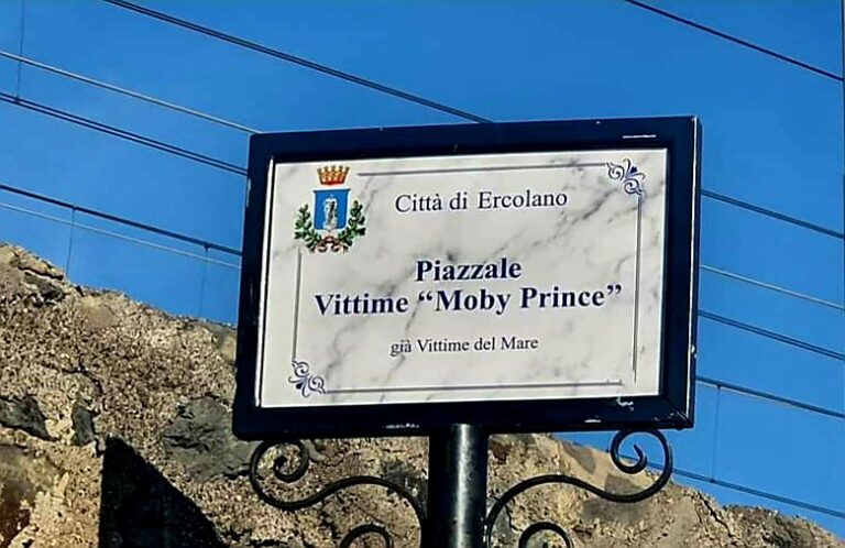 Ercolano, un piazzale alle vittime della strage del Moby Prince