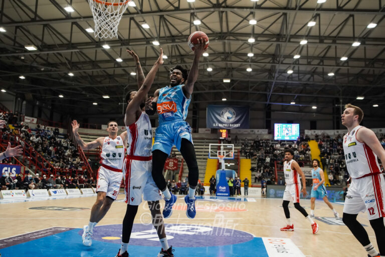 Gevi Napoli Basket sfiora la vittoria contro UnaHotels Reggio Emilia 82-85