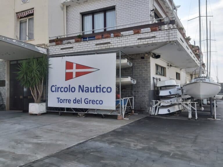 Tre atleti del Circolo Nautico di Torre del Greco, in gara ai Campionati Mondiali di Vela