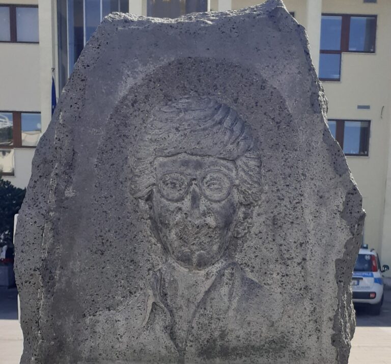 Vico Equense, Stele Giancarlo Siani, luogo della memoria