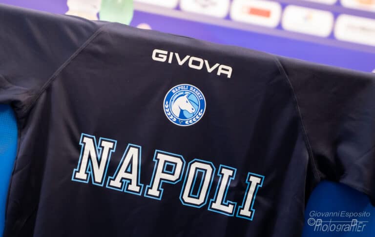 Givova è lo sponsor tecnico del Napoli Basket oggi la presentazione ufficiale con una bella ed inaspettata sorpresa