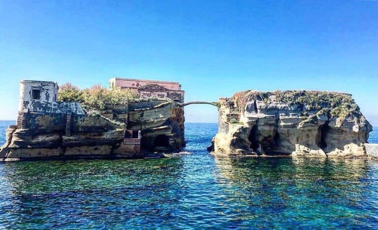 La Gaiola, la meravigliosa baia di Posillipo (video)