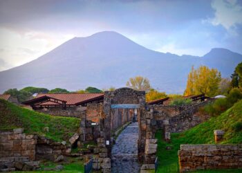 Origini antiche quasi quanto quelle di Roma. La città di Pompei ha un fascino tutto suo.