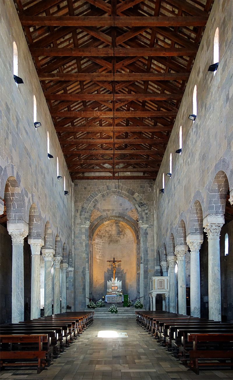 Fino al 1841 è stata cattedrale della diocesi di Caserta, Il duomo di San Michele Arcangelo è il principale simbolo, nonché luogo di culto cattolico di Casertavecchia.