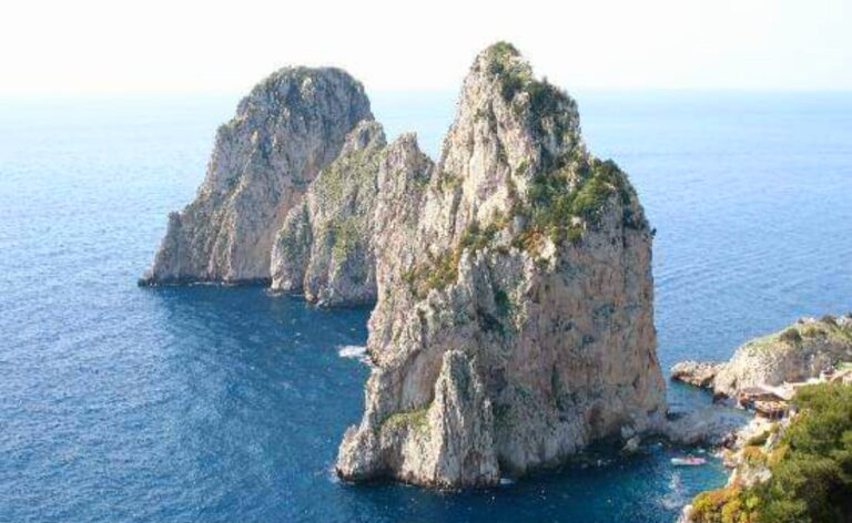 Capri, soccorsi scalatori bloccati sul Faraglione di Terra