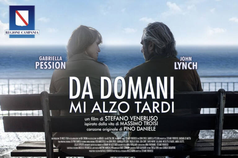 Da domani mi alzo tardi,  film ispirato dalla vita di Massimo Troisi, dal 14 Febbraio al cinema