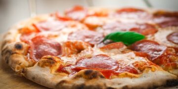 Ristoranti a Napoli: la tradizionale pizzeria di Sorbillo. Immancabile durante la vostra visita alla città