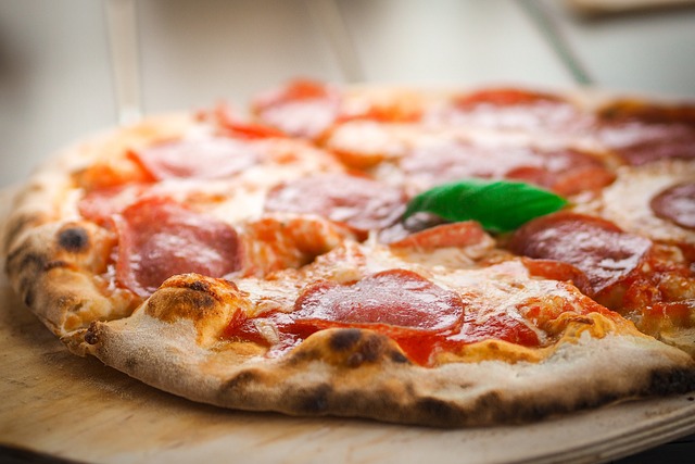 Ristoranti a Napoli: la tradizionale pizzeria di Sorbillo. Immancabile durante la vostra visita alla città