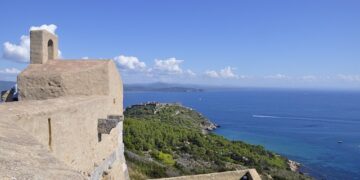 Attrazioni turistiche a Napoli: il Castello di Baia