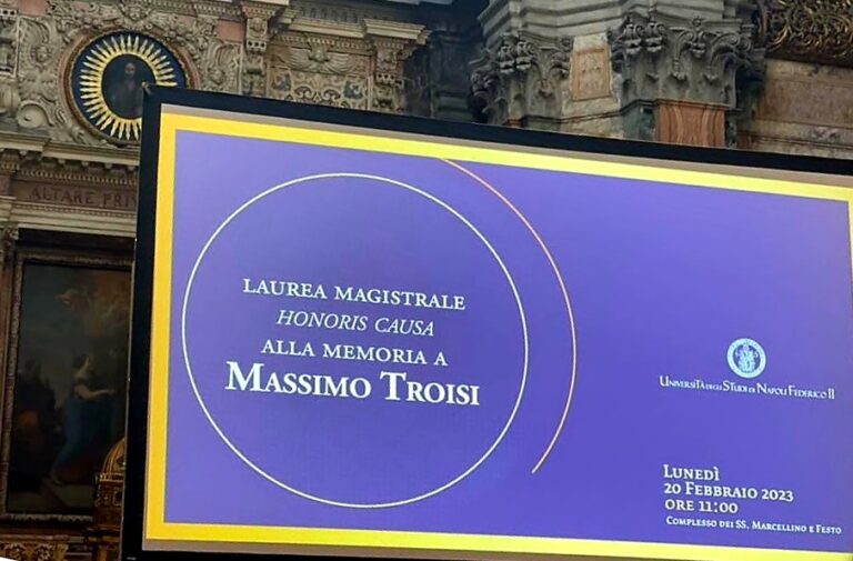 Massimo Troisi ambasciatore di una napoletanità lieve e profonda, ironica e carica di valori