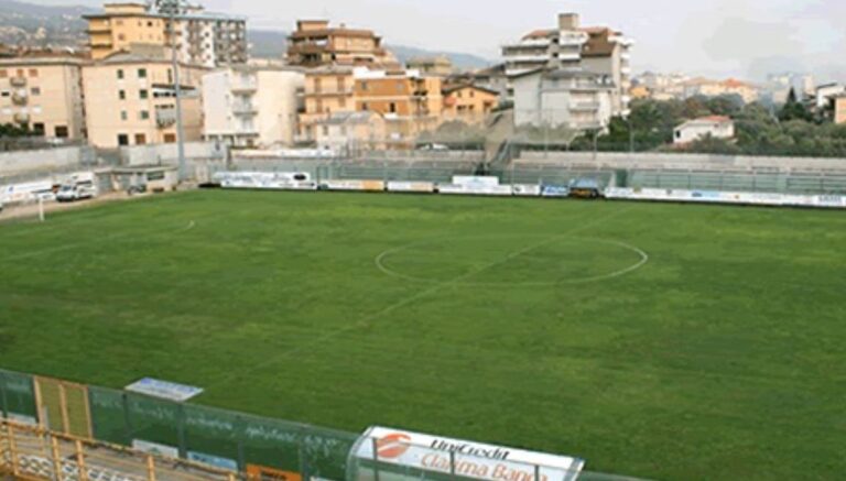 Lamezia Terme-Trapani 0-1: terza vittoria di fila granata con Kosovan. Cade il Lamezia.