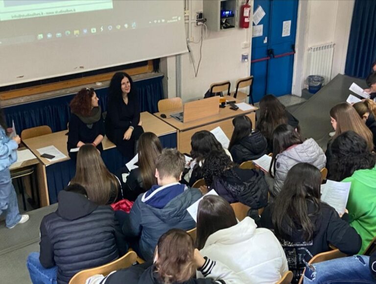 Castellammare di Stabia, disturbi alimentari. L’allarme arriva dalle scuole