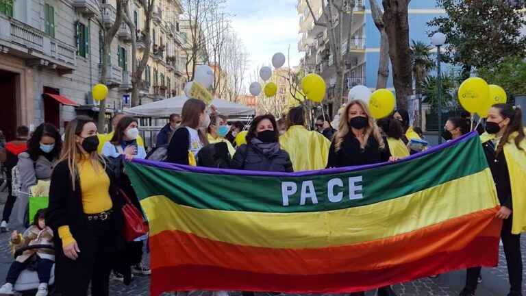 Vomero, fiaccolata di Pasqua per la pace e coro in chiesa