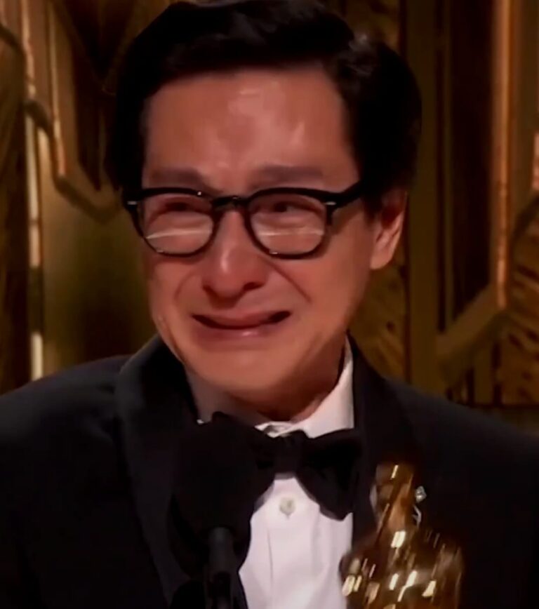 Oscar 2023, le lacrime di Ke Huy Quan