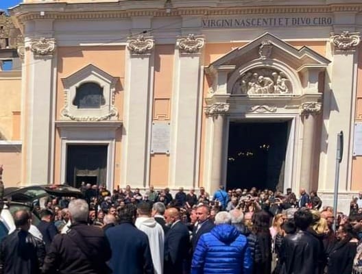 Portici, l’ultimo saluto a Federico Salvatore