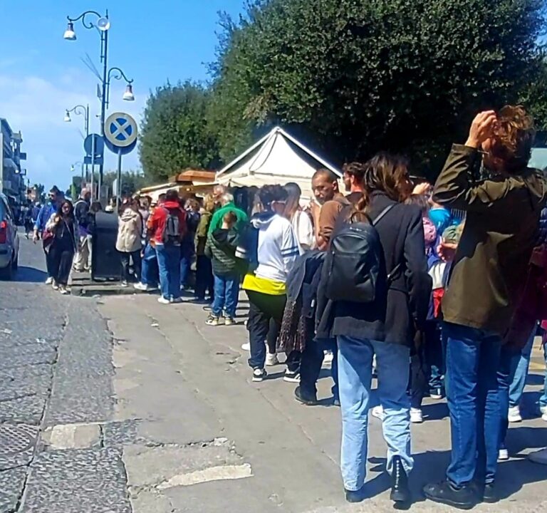 Pompei, boom di turisti in città (video)