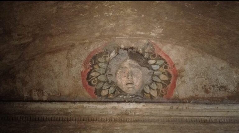 Napoli, il Simposio degli Antichi Greci, un’esperienza straordinaria visitando l’Ipogeo dei Cristallini