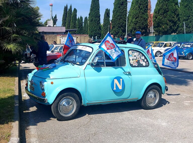 Scafati, grande partecipazione al VI Tour raduno auto e moto d’epoca