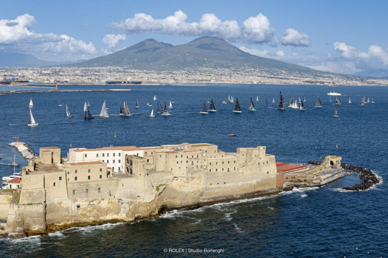 Napoli, partita la 68esima edizione della Regata dei Tre Golfi. Un grandissimo imperdibile spettacolo!