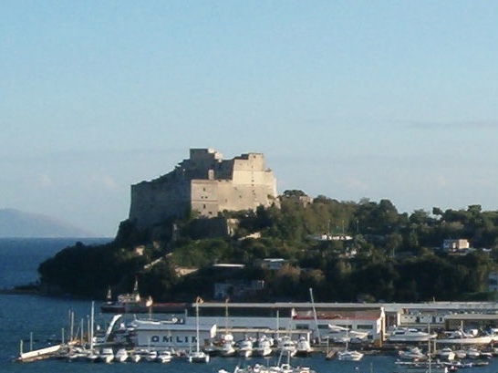 Situato a pochi km da Napoli, io Castello di Baia fa parte dei tesori della Campania.