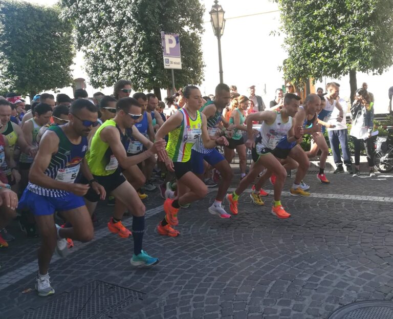 Maratonina San Nicola la Strada. Vittoria per Aziz Lakriti e Francesca Maniaci