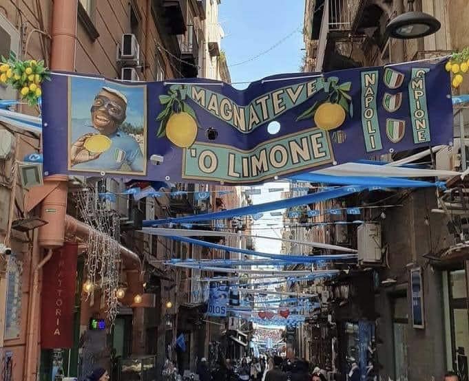 Napoli, anche Osimhen conosce l’espressione “Magnate ‘o limone”