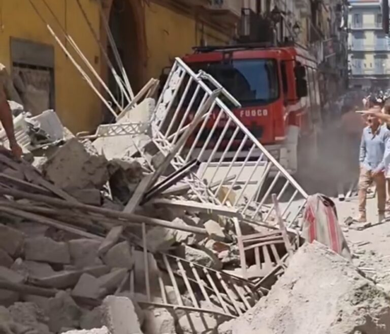 Torre del Greco, gli sfollati sistemati in una scuola