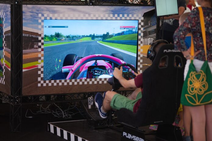 I simulatori di corse automobilistiche diventeranno i principali titoli di eSport?