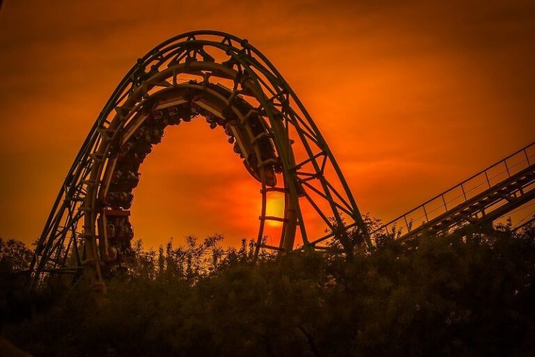 Come trascorrere una giornata indimenticabile in un parco divertimento senza spendere una fortuna