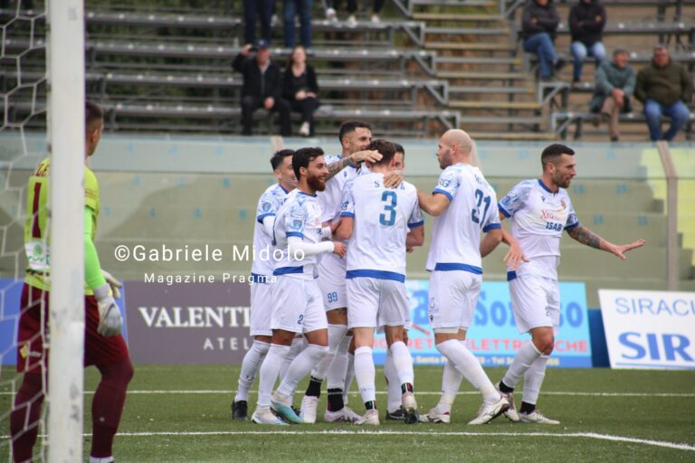 Siracusa Calcio, battuta la Sancataldese, mantiene invariato il distacco dalla capolista Trapani.