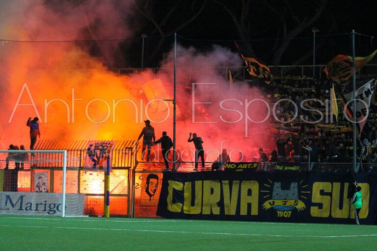 Juve Stabia vespe gialloblu