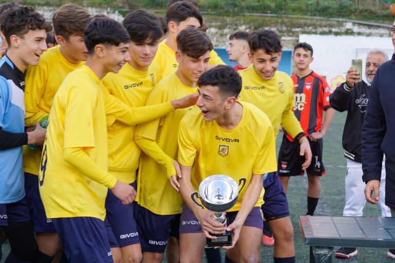 Juve Stabia le vespette vincono il trofeo "Vico Equense solidale u17"