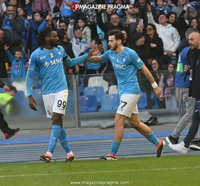 Che gol Kvara! Ecco le foto di Napoli-Verona