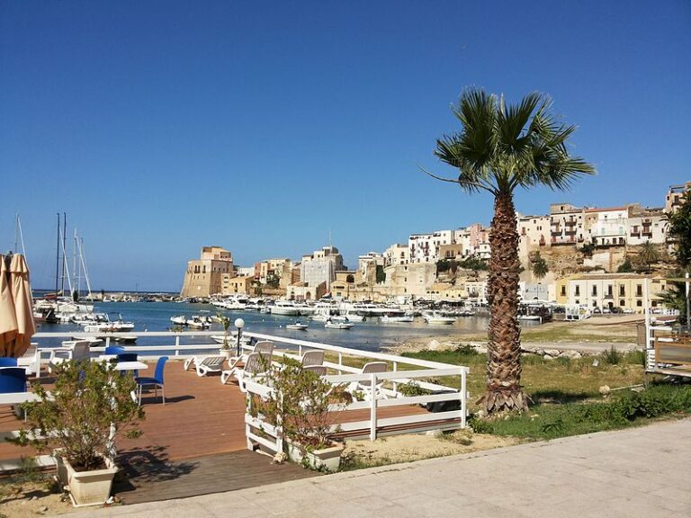 Tragedia a Castellammare del Golfo: morto bambino di due anni a causa di un virus