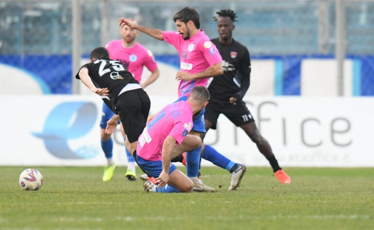 Fidelis Andria-Trapani 1-2: Convitto regala la semifinale ai granata. Rammarico Fidelis